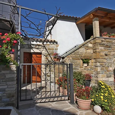 Vila Lori